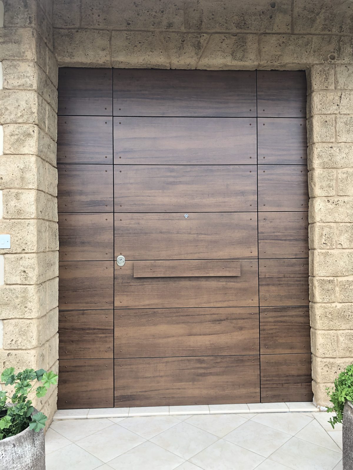Flush timber gate, full opening width