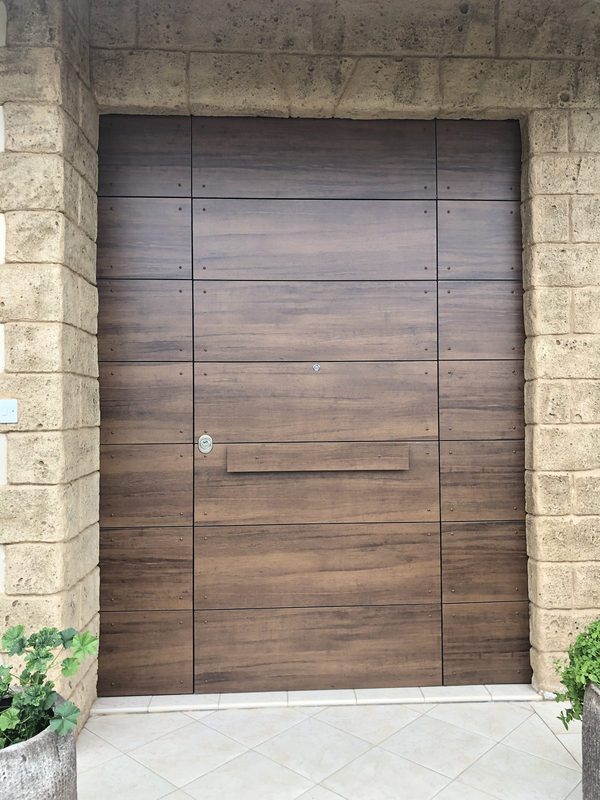 Flush timber gate, full opening width